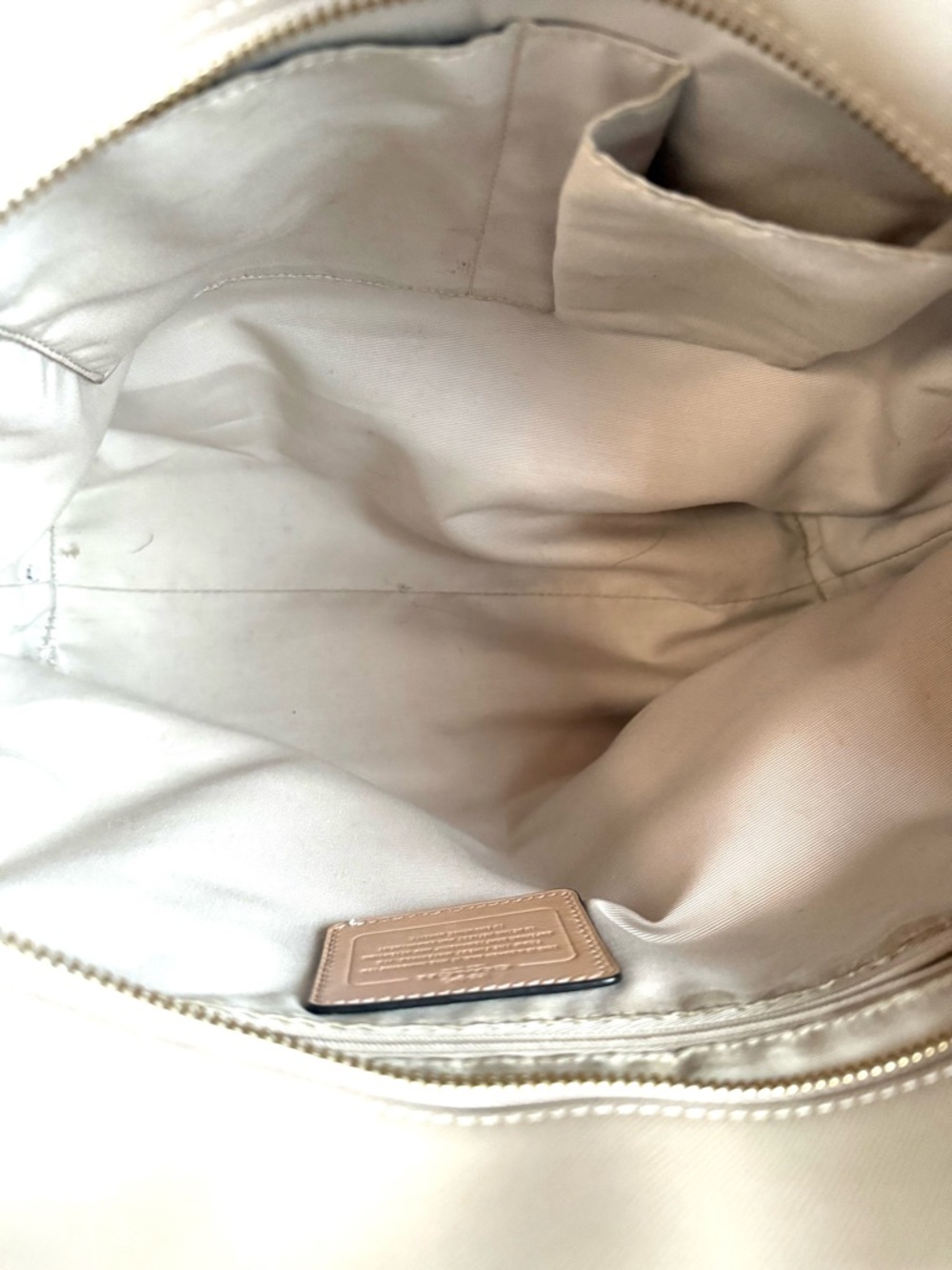 COACH LIGHT BEIGE PEYTON LEATHER ZIP TOP TOTE WITH GOLD HARDWARE - Picture 5 of 8